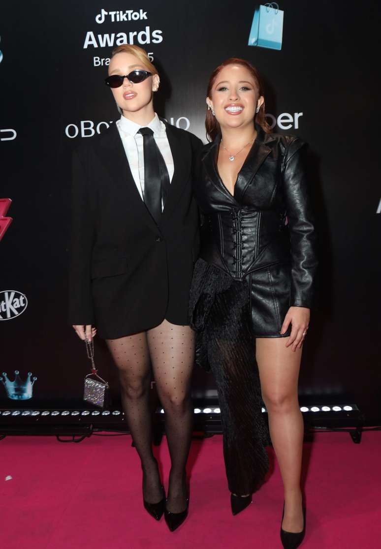 ஜூலியா ரிபீரோ மற்றும் மாரி பெர்னாண்டஸ் 