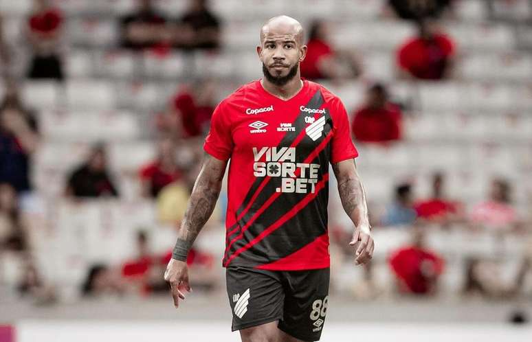 Patrick tem contrato com o Satnos até 2026  –