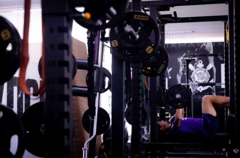 Jogadores que ficaram no banco no jogo no Mineirão realizaram atividade no gramado – Fotos: Rodrigo Coca/Agência Corinthians