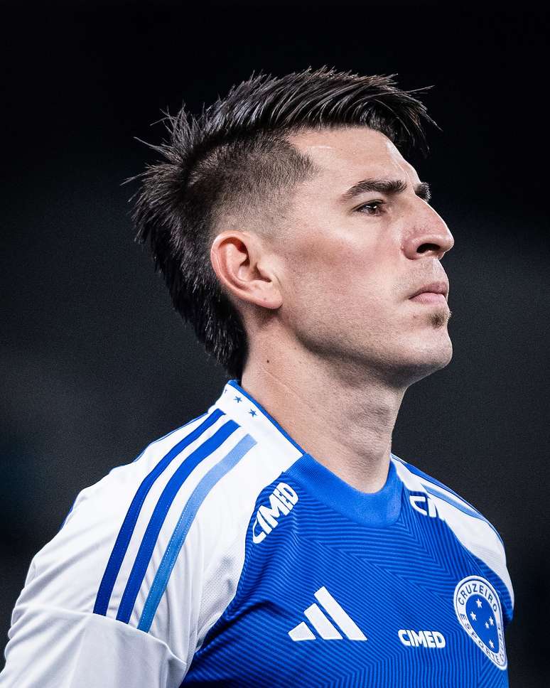 Villalba sofreu uma lesão ligamentar no joelho esquerdo na derrota para o Corinthians. 