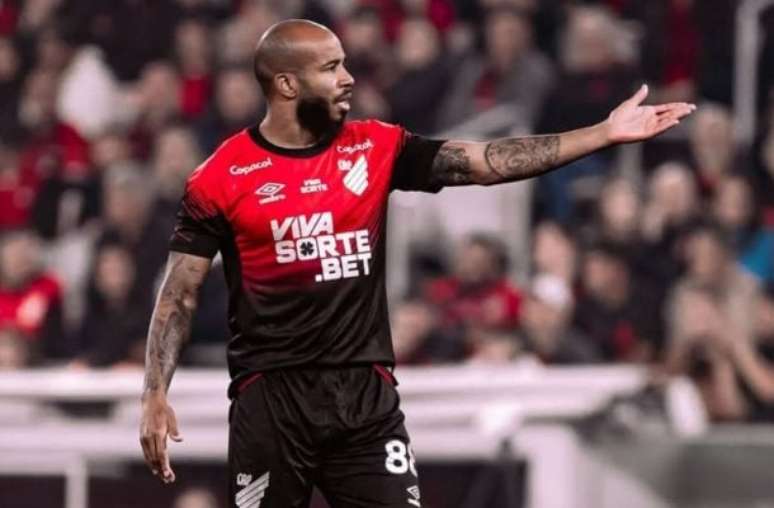 Patrick tem contrato com o Satnos até 2026  –