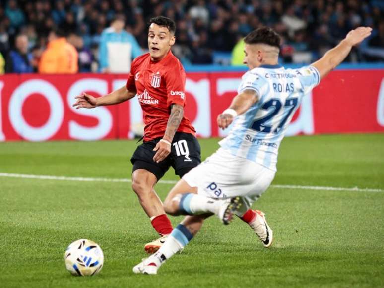 Em julho, pela fase de liga do Clausura, o Estudiantes venceu o Racing por 1 a 0.