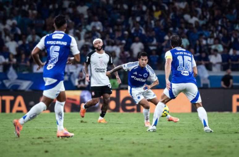 Cruzeiro tem dificuldades quando perde jogo de ida da Copa do BR –