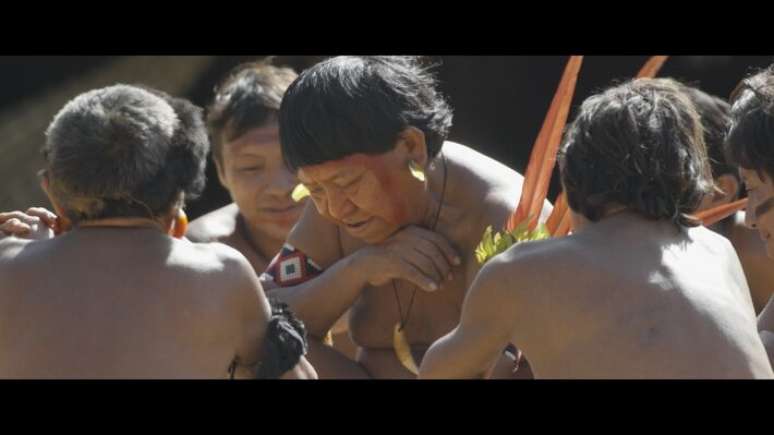 Davi Kopenawa em cena de 'A Queda do Céu'
