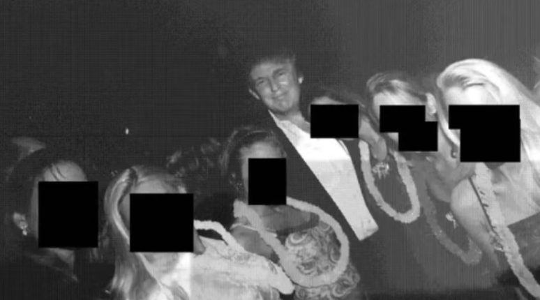 Trump aparece com Epstein em novas fotos divulgadas por democratas dos arquivos do bilionário