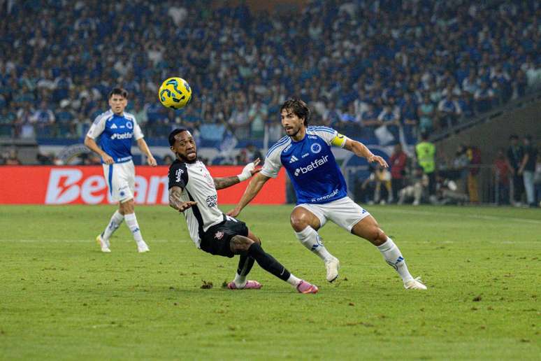 Corinthians e Cruzeiro duelam pela vaga na final da Copa do Brasil