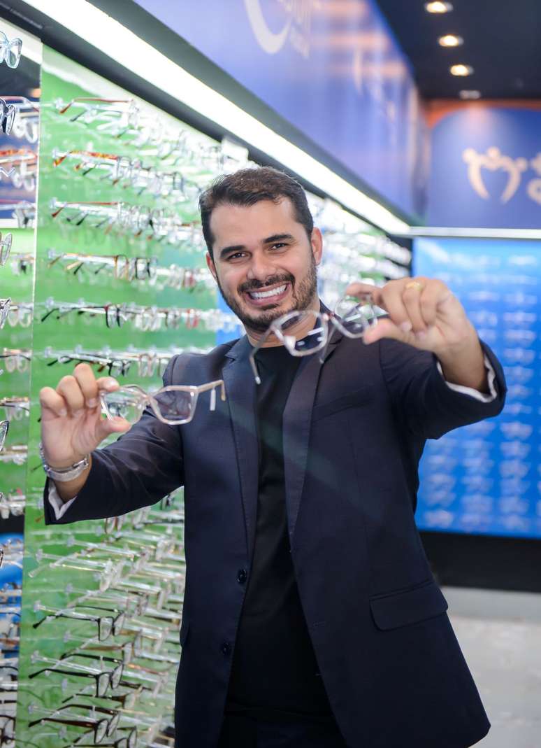 Businessman Tony Conzendey wants to donate 20,000 glasses and impact 100,000 suburban children in the years to come. 