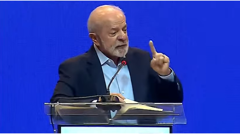 O presidente Luiz Inácio Lula da Silva (PT) defendeu que as redes sociais sejam responsabilizadas por publicações que disseminem discursos de ódio e incentivem a violência contra mulheres
