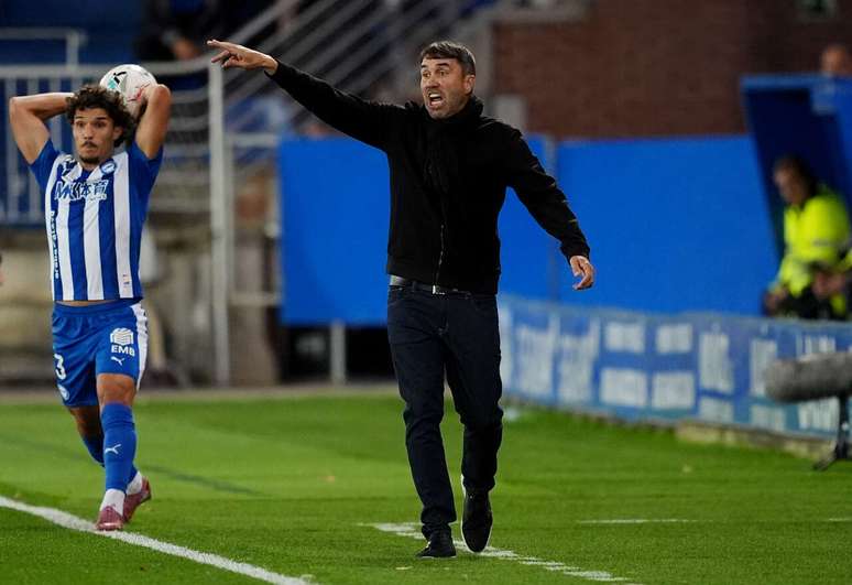 Eduardo Coudet é o técnico do Alavés –