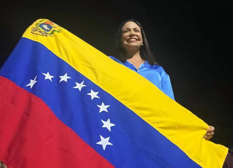 Mar&iacute;a Corina Machado, ganhadora do Nobel da Paz, estava escondida desde janeiro na Venezuela