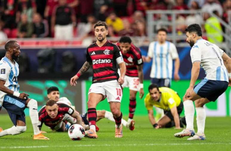 Gilvan de Souza/Flamengo - Legenda: Arrascaeta em mais uma atuação degala. Agora, o uruguaio comandará o Mengo na final contra o PSG