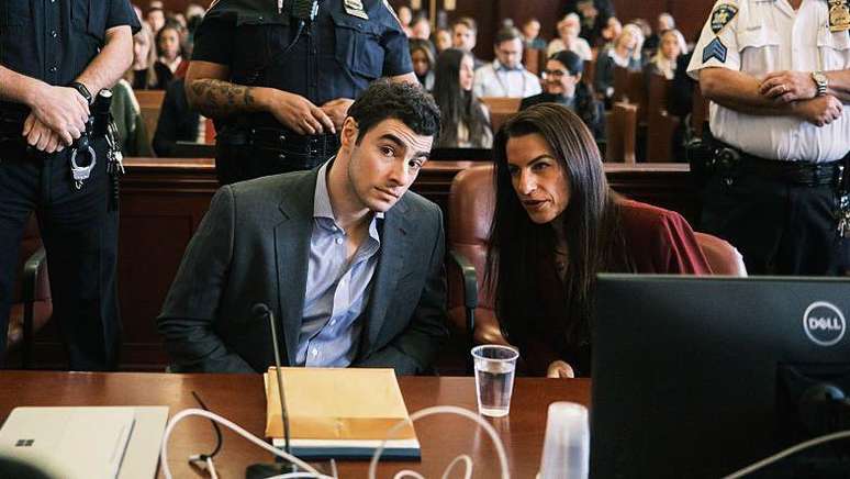 Mangione assistiu à exibição, no tribunal, das imagens da câmera corporal do dia de sua prisão.