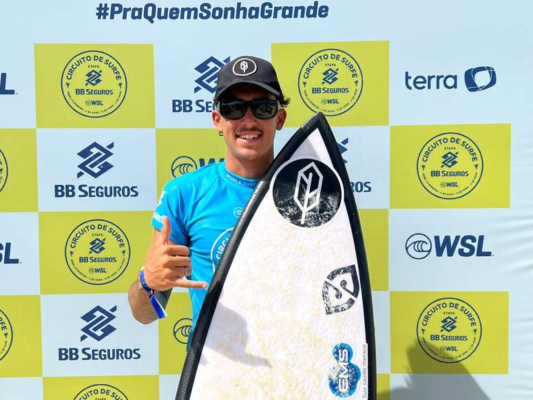 O pernambucano Luan Ferreyra venceu Jadson André, campeão da etapa de Guarapari (ES), na primeira bateria deste sábado