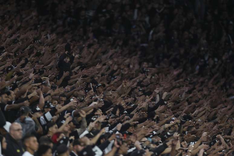 Torcida do Corinthians durante o clássico contra o São Paulo 