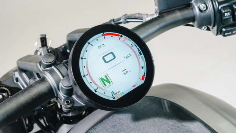 Painel de instrumentos &eacute; digital