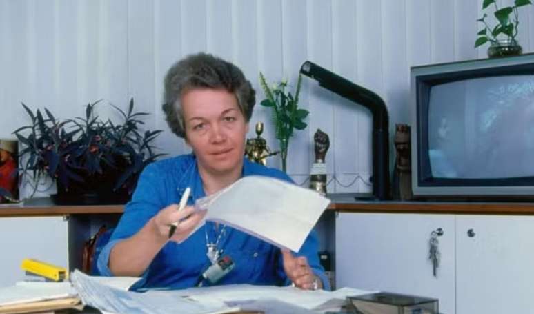 Há quase 38 anos e nas vésperas do Natal, diretora de jornalismo da Globo sofreu várias fraturas em grave acidente com um repórter morto.