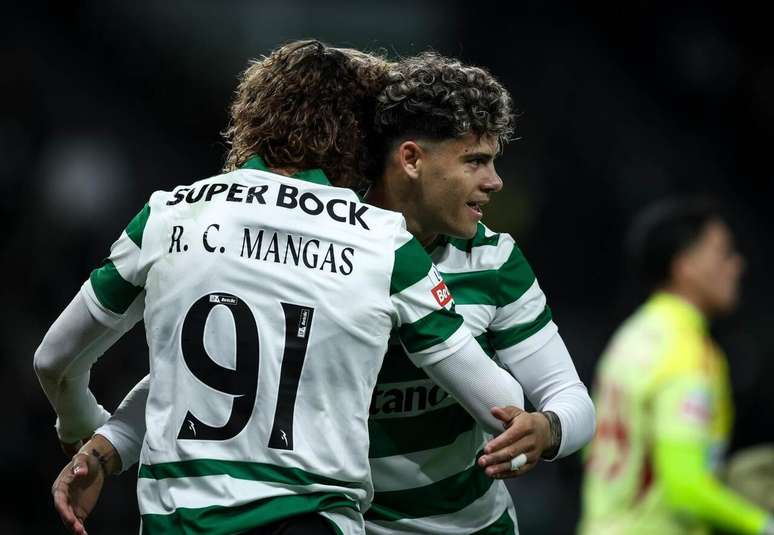 Sporting mostra a sua força e faz 6 a 0 no AVS SAD.