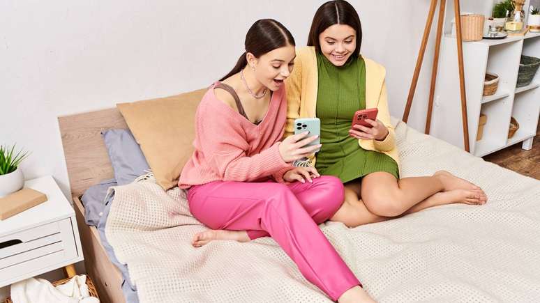 A medida pressiona plataformas digitais a refor&ccedil;ar a verifica&ccedil;&atilde;o de idade e a prote&ccedil;&atilde;o de usu&aacute;rios mais jovens &ndash; depositphotos.com / AllaSerebrina