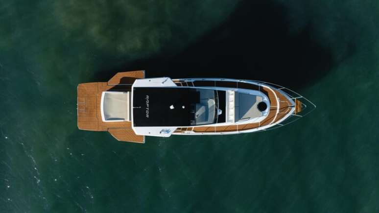 Lancha superesportiva n&atilde;o sai por menos de R$ 3,5 milh&otilde;es