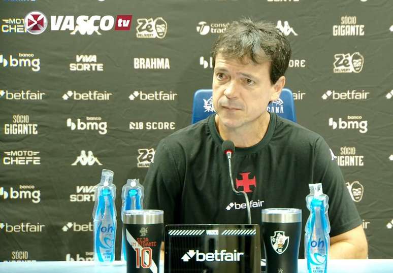 Conference by coach Fernando Diniz at the Maracanã –