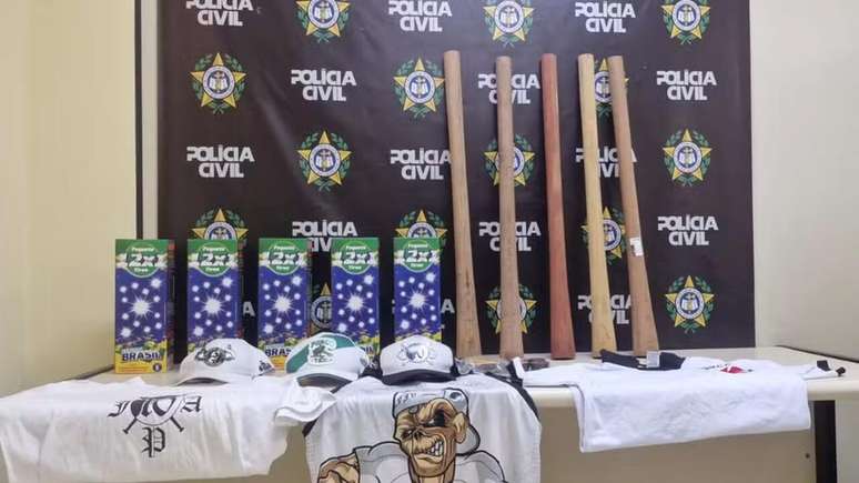 Pol&iacute;cia interv&eacute;m e impede ataque de alguns membros da torcida organizada do Vasco a torcida do Fluminense, no Maracan&atilde; &ndash;