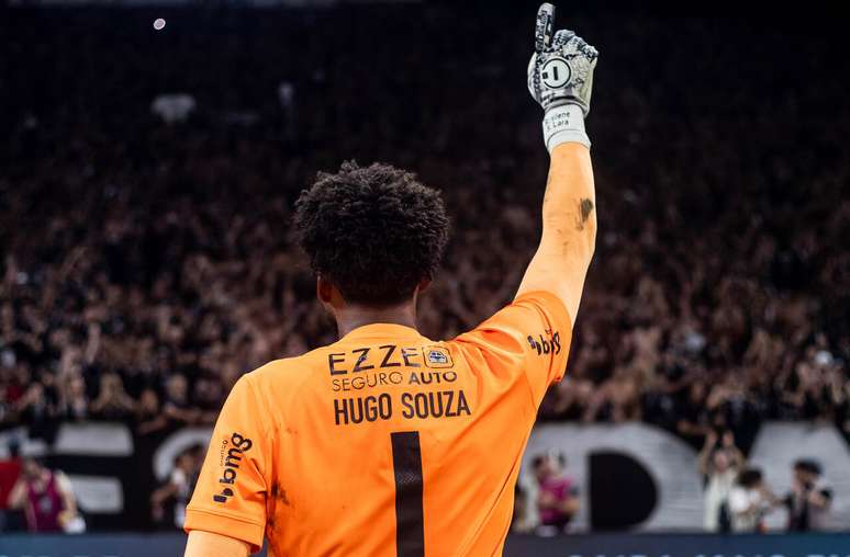 Hugo Souza comemora classifica&ccedil;&atilde;o do Corinthians &agrave; final da Copa do Brasil &ndash;