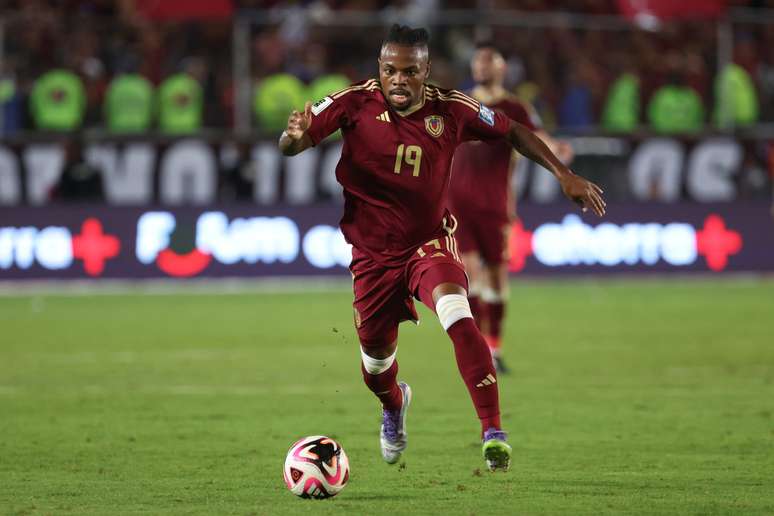 Gleiker Mendoza durante a partida da sele&ccedil;&atilde;o venezuelana 