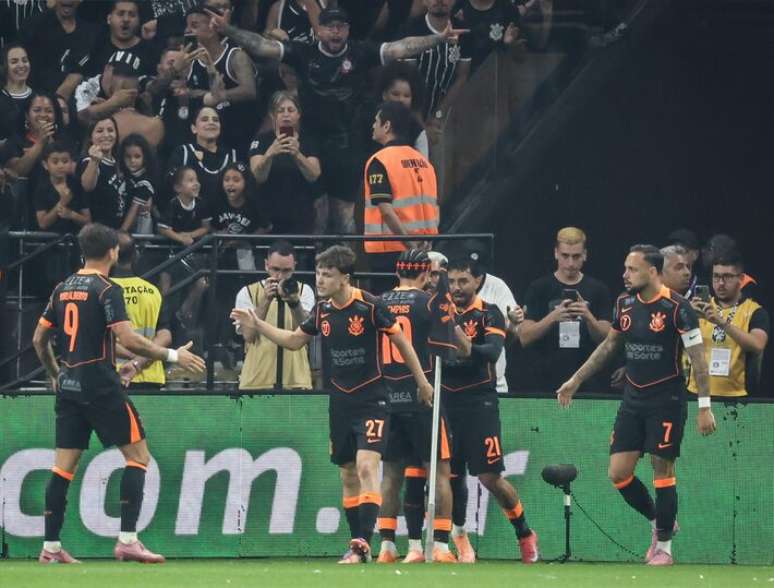 Corinthians qualified for the Copa do Brasil final after eliminating Cruzeiro.