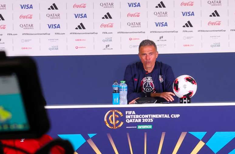 T&eacute;cnico do PSG, Luis Enrique d&aacute; coletiva na v&eacute;spera da final do Intercontinental &ndash;