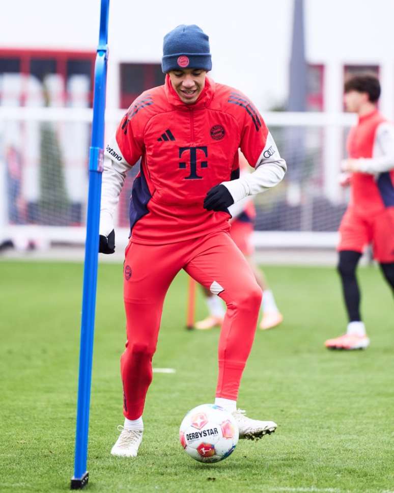 Musiala durante treino do Bayern de Munique 