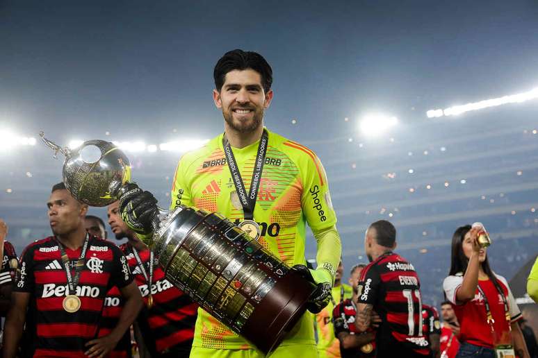 Com diversas ta&ccedil;as conquistadas no ano, Flamengo chega a faturamento hist&oacute;rico &ndash;