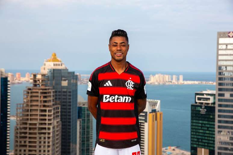 Fifa leva jogadores de PSG e Flamengo para ensaio fotogr&aacute;fico em Doha &ndash;