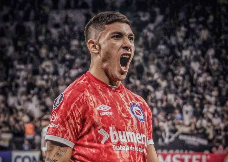 Santiago Montiel j&aacute; jogou pelo Argentinos Juniors &ndash;