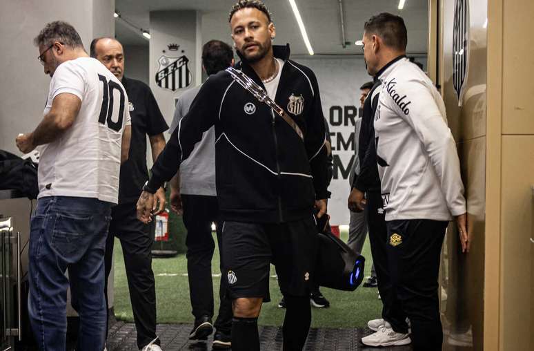 Santos e Neymar est&atilde;o otimistas por acordo de renova&ccedil;&atilde;os &ndash;