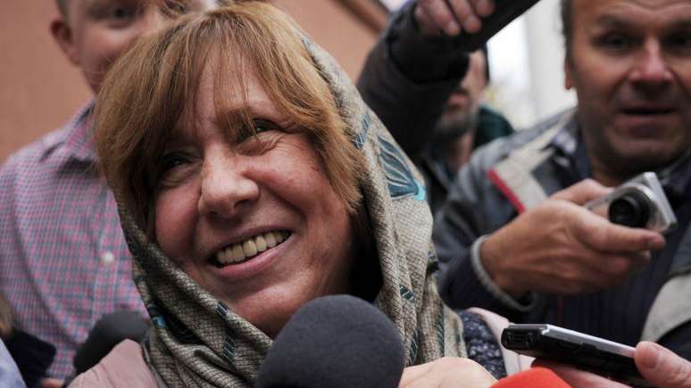 Alexievich descreve como 'maravilhosa' a rea&ccedil;&atilde;o em Minsk &agrave; conquista do Pr&ecirc;mio Nobel