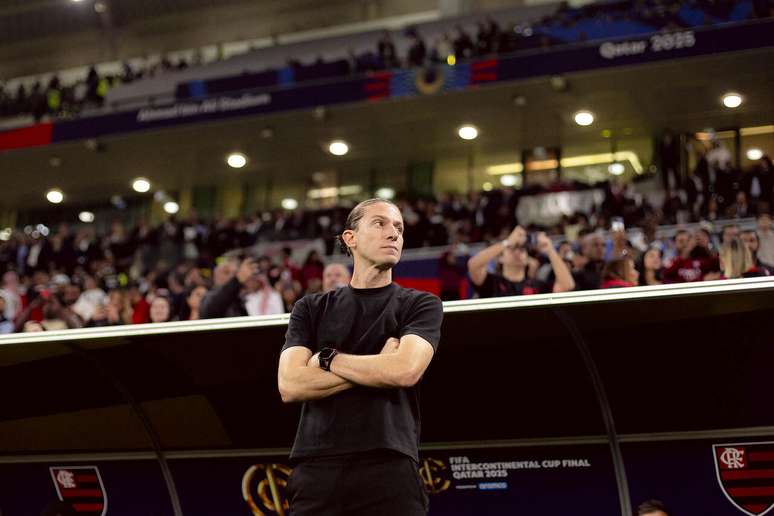 T&eacute;cnico do Flamengo, Filipe Lu&iacute;s rasga elogios ao time do PSG ap&oacute;s derrota &ndash;