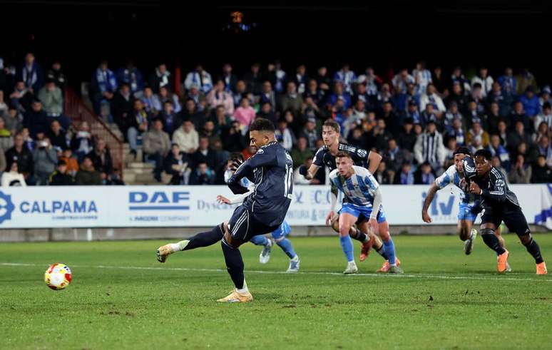 Mbapp&eacute; marcou duas vezes na vit&oacute;ria do Real Madrid &ndash;