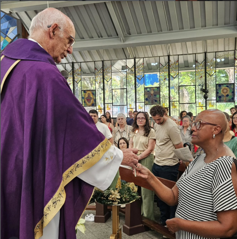Com mais de dois milh&otilde;es de seguidores, p&aacute;roco &eacute; um dos maiores influenciadores do catolicismo no pa&iacute;s