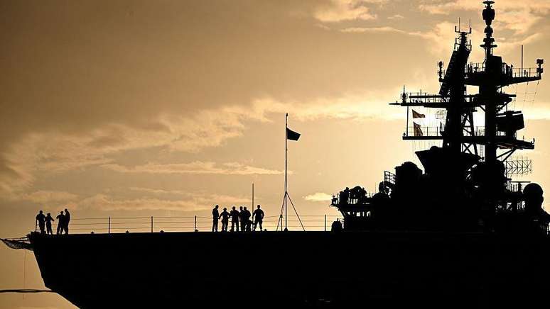 போர்ட்டோ ரிக்கோவில் உள்ள அமெரிக்க நீர்வீழ்ச்சி தாக்குதல் கப்பல் USS Iwo Jima; நாடு கரீபியன் கடலில் தனது ராணுவத்தை விரிவுபடுத்தி வருகிறது