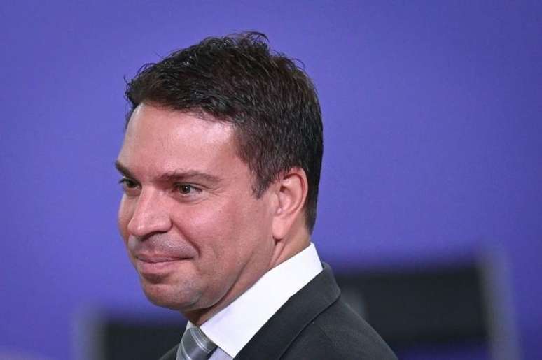 Deputado federal e ex-diretor da Abin saiu do Brasil em setembro de forma clandestina, segundo diretor da PF