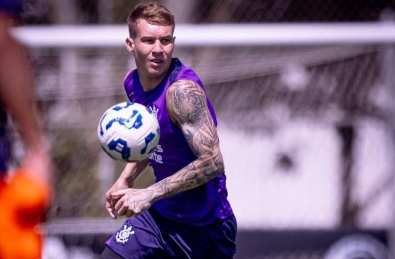 Coritiba tem interesse no volante Charles, do Corinthians &ndash;