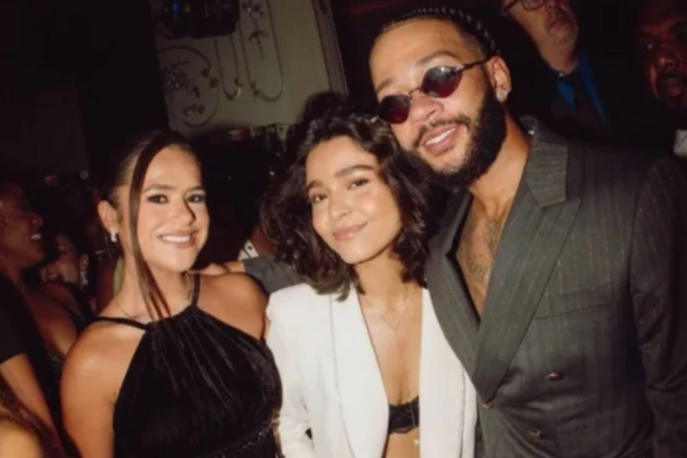 Registro de Maisa ao lado de Memphis Depay, atacante do Corinthians, em evento-