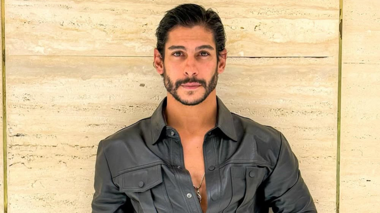 A Fazenda 17: Shia d&aacute; piti e maltrata funcion&aacute;rios da Record; segundo jornalista / Reprodu&ccedil;&atilde;o: Instagram