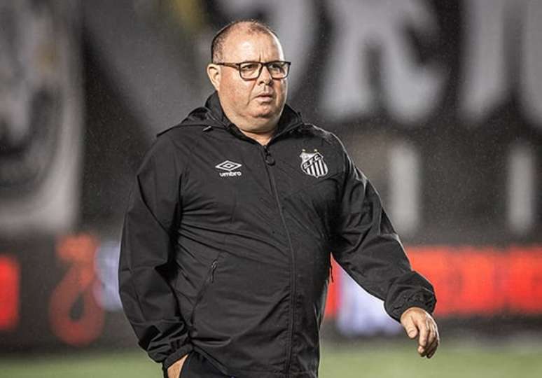 Ex-t&eacute;cnico acusa Santos de fraude em contrato de trabalho &ndash;