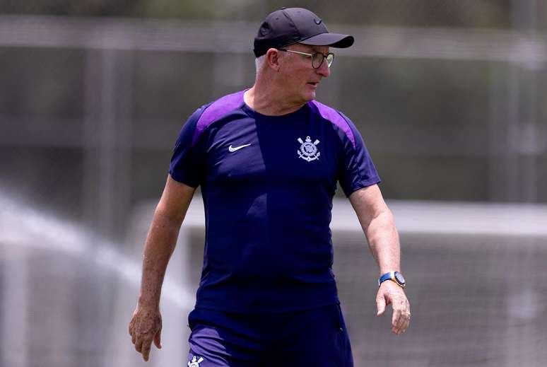 Dorival est&aacute; preocupado com desgaste de jogadores do Tim&atilde;o &ndash;