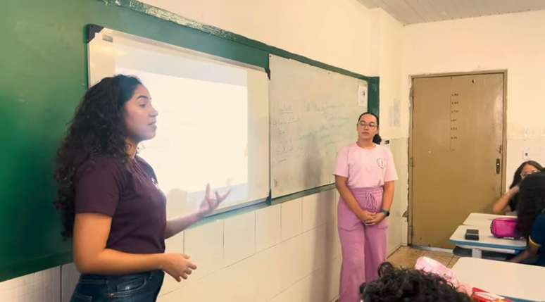 Projeto j&aacute; impactou mil estudantes de ensino m&eacute;dio com atividades educativas sobre sa&uacute;de menstrual, dor p&eacute;lvica e contracep&ccedil;&atilde;o