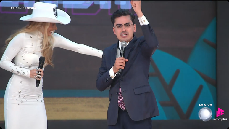 Dudu Camargo ரத்துசெய்தலை முறியடித்து, A Fazanda 17 / Reproduction: சாதனை