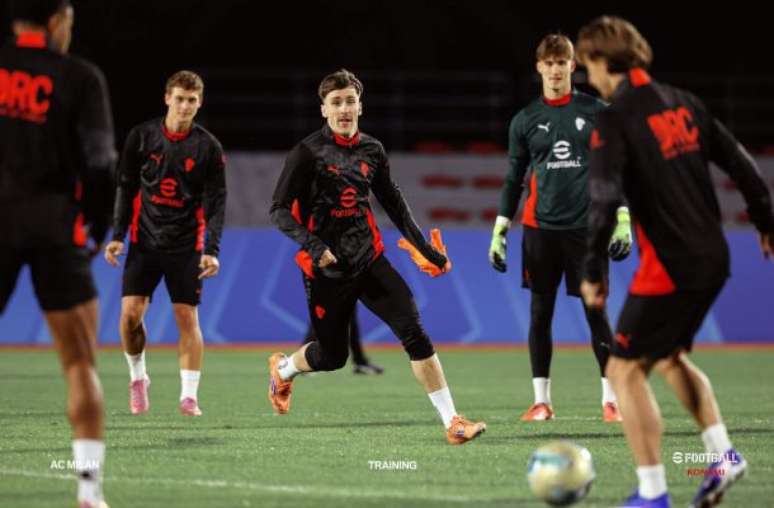 - Divulga&ccedil;&atilde;o/AC Milan - Legenda: Milan vai enfrentar o Como na Austr&aacute;lia