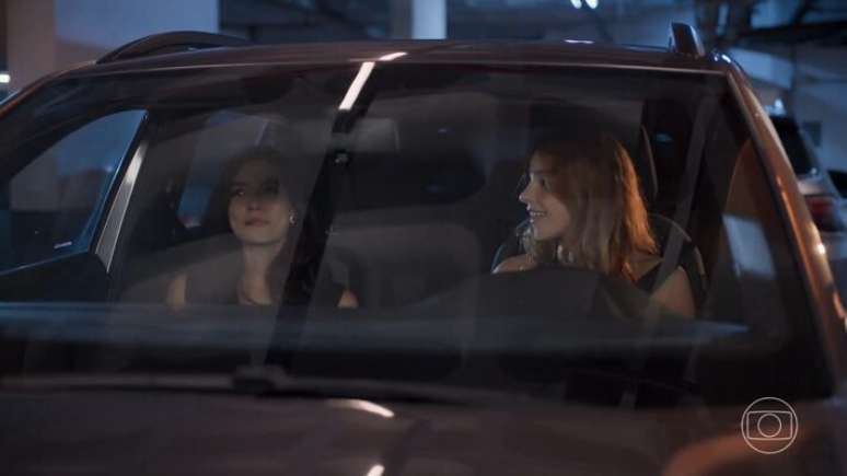 Em 'Tr&ecirc;s Gra&ccedil;as' a personagem de Alanis (Lorena) vive romance com Juquinha, interpretada por Gabriela Medvedovski