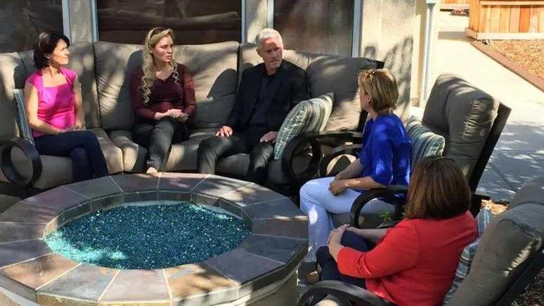 Paul encontra volunt&aacute;rios que investigaram sua hist&oacute;ria - Michelle Trostler, CeCe Moore, Allison Demski e Carol Rolnick